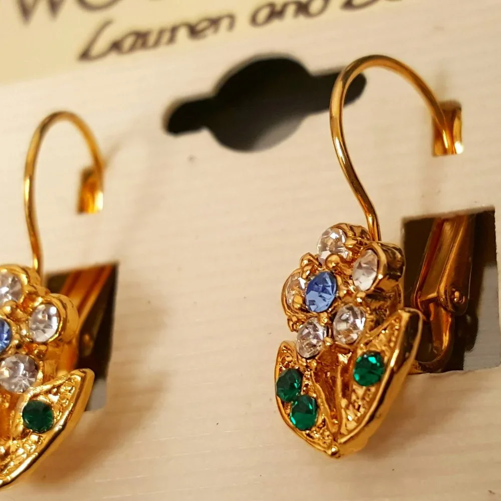 NWT TWO SISTERS Lauren and Leah Rhinestone Flower EURO Pierced Earrings